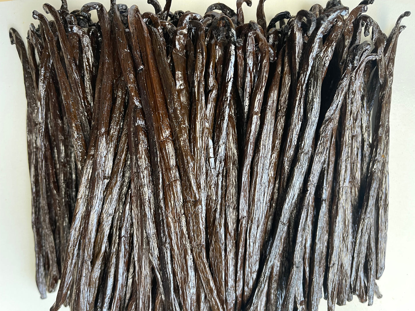 Ugandan Planifolia Vanilla Beans Grade A (By Count)