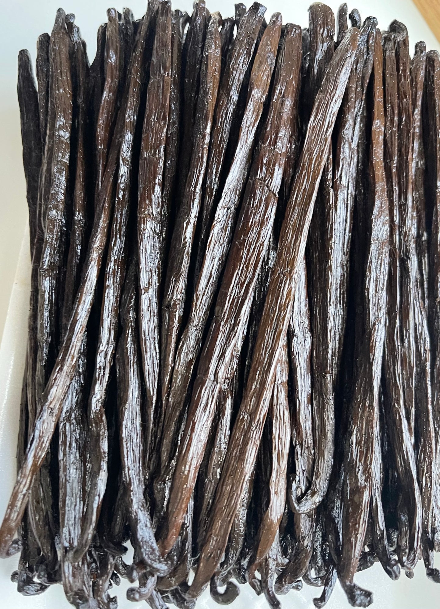 Ugandan Planifolia Vanilla Beans Grade A (By Count)